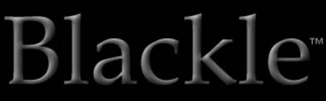 Imaxe onde se pode ler 'Blackle' escrito en cor gris sobre fondo negro.